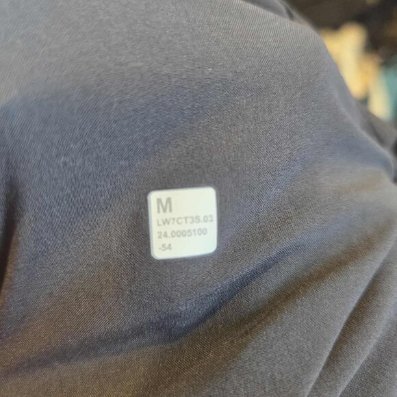 Lululemon Stretch Woven Mid-Rise Bermuda Short 9" Sz M Black - Picture 2 of 6